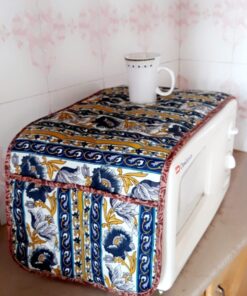 Microwave Oven with Quilted Covers
