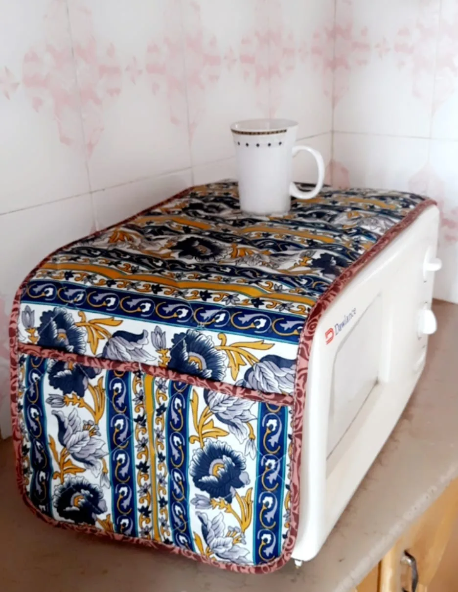 Microwave Oven with Quilted Covers